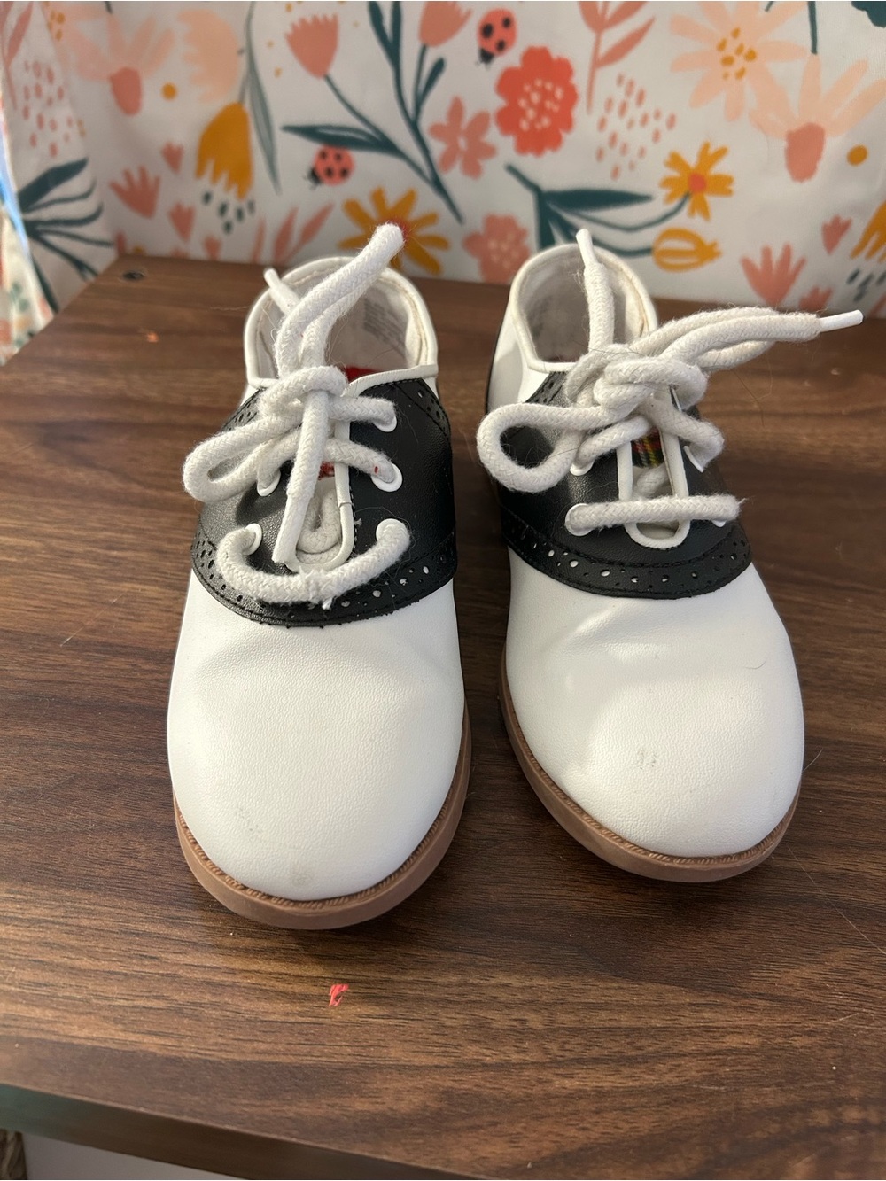 Smartfit Saddle Oxford Shoes White & Black Kids Girls Size 12.5 Non-Marking Sole